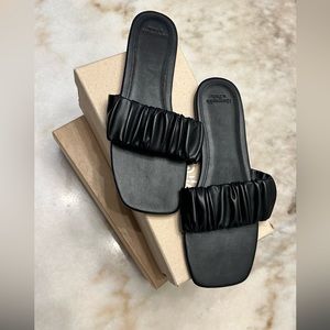 NWOT Abercrombie Ruched Sandals, sz 9/10